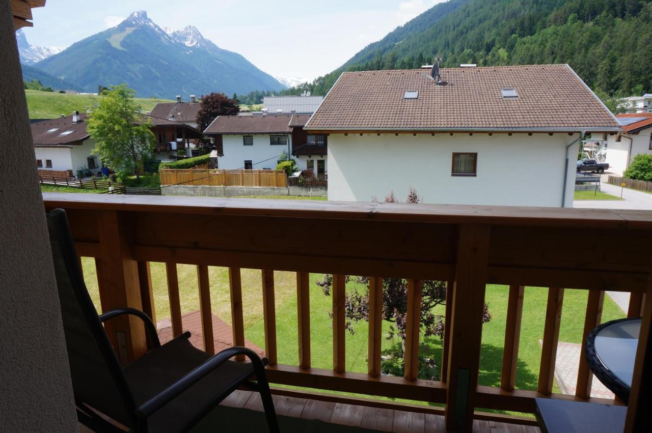 Haus Christine Apartamento Fulpmes Exterior foto