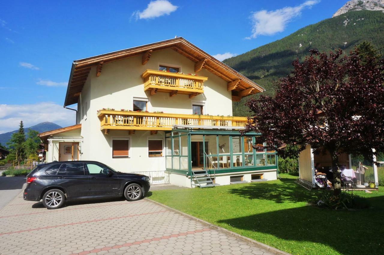 Haus Christine Apartamento Fulpmes Exterior foto